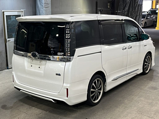 TOYOTA VOXY 2014