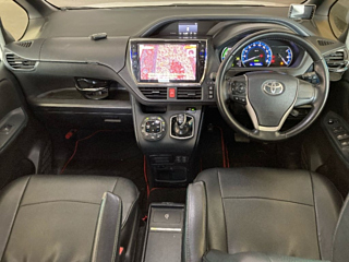 TOYOTA VOXY 2014