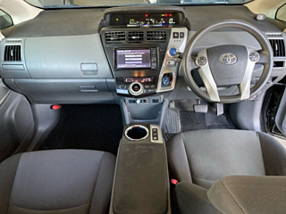 TOYOTA PRIUS ALPHA 2012