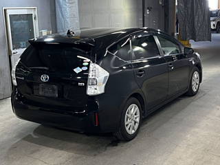 TOYOTA PRIUS ALPHA 2012