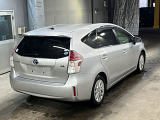 TOYOTA PRIUS ALPHA 2016