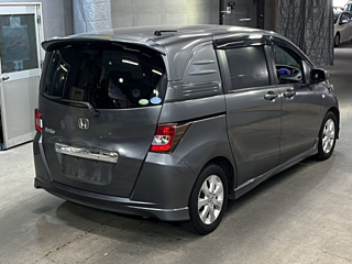 HONDA FREED 2011