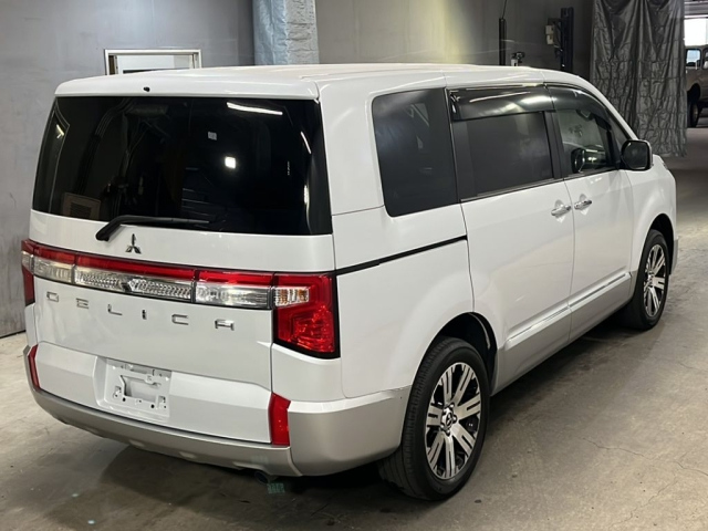 MITSUBISHI DELICA D5 2022