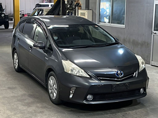 TOYOTA PRIUS ALPHA 2012