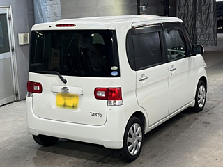 DAIHATSU TANTO 2011