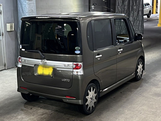 DAIHATSU TANTO 2011
