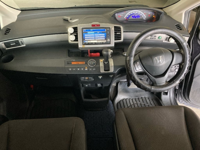 HONDA FREED 2011