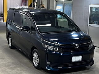 TOYOTA VOXY 2014