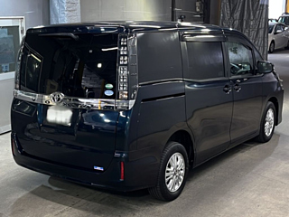 TOYOTA VOXY 2014