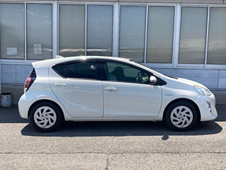 TOYOTA AQUA 2015