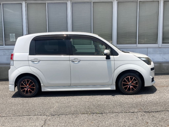 TOYOTA SPADE 2014