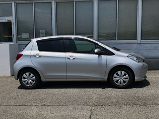 TOYOTA VITZ 2016
