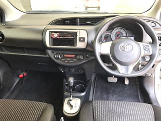 TOYOTA VITZ 2016