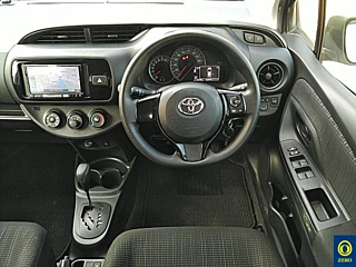 TOYOTA VITZ 2018
