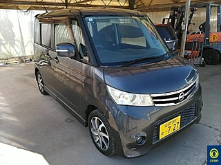 NISSAN ROOX 2011