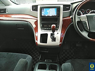 TOYOTA VELLFIRE 2010