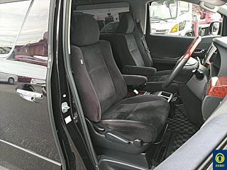 TOYOTA VELLFIRE 2010