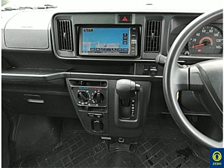 DAIHATSU HIJET VAN 2019