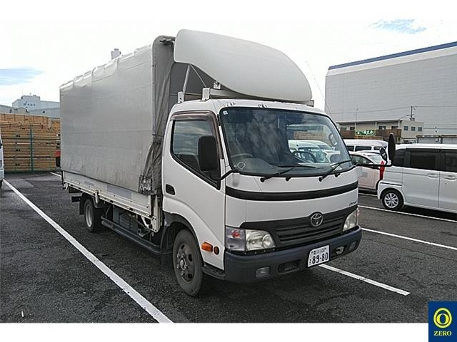 TOYOTA DYNA 2010