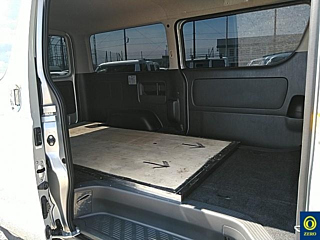 TOYOTA HIACE VAN 2013