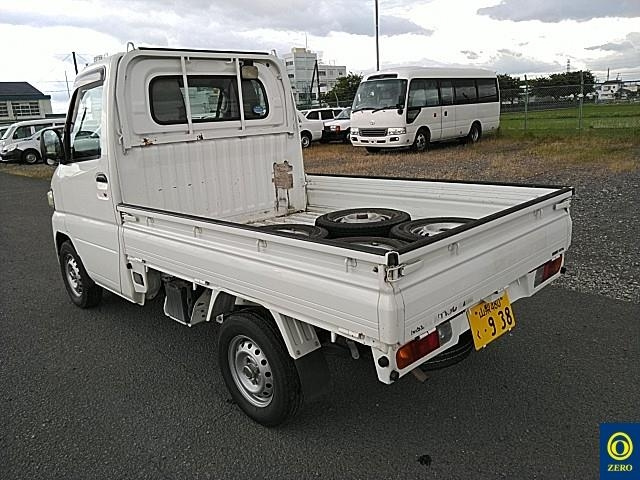 NISSAN CLIPPER TRUCK 2013