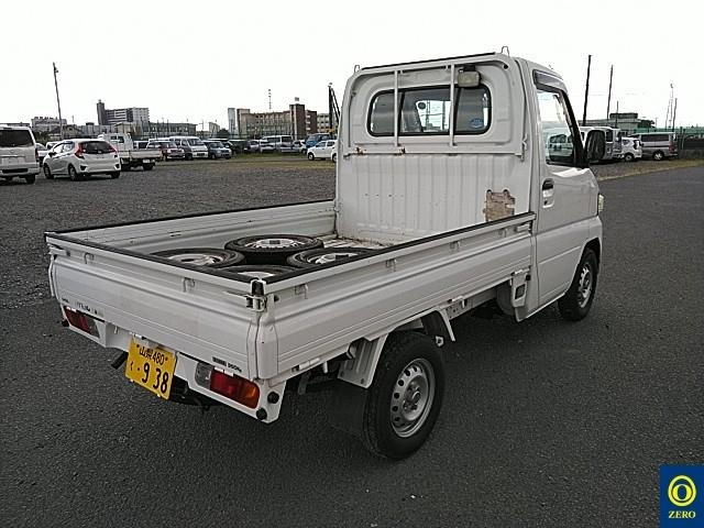 NISSAN CLIPPER TRUCK 2013