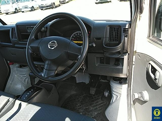 NISSAN CLIPPER TRUCK 2013