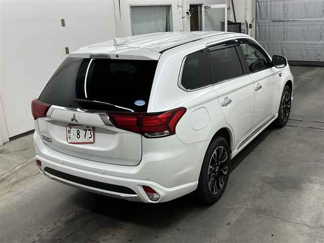 MITSUBISHI OUTLANDER PHEV 2015