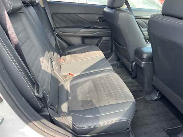 MITSUBISHI OUTLANDER PHEV 2015