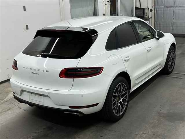 PORSCHE MACAN 2015