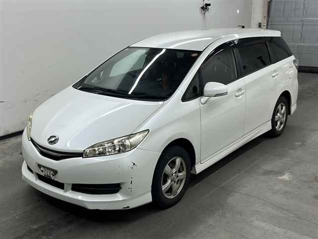 TOYOTA WISH 2013