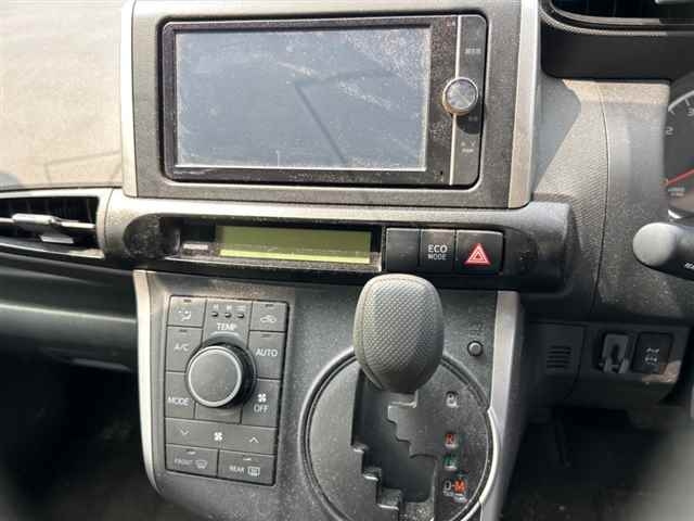 TOYOTA WISH 2013