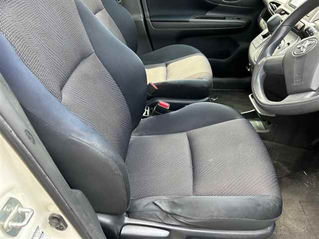 TOYOTA WISH 2013