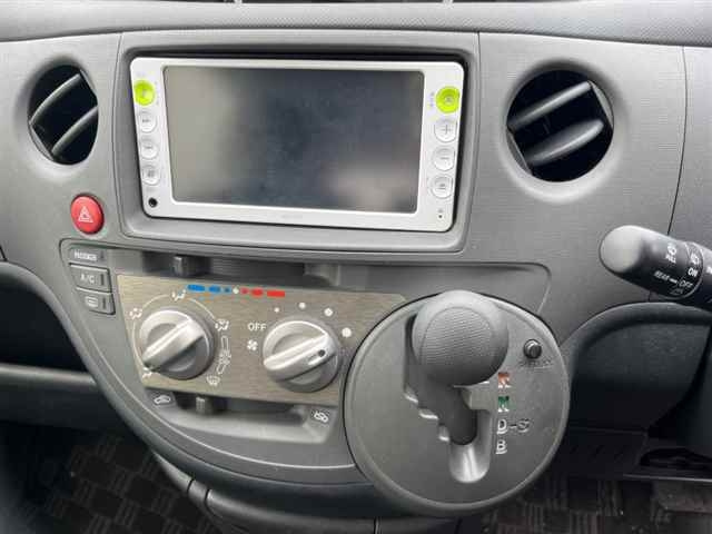 TOYOTA SIENTA 2012