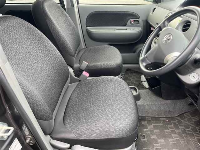 TOYOTA SIENTA 2012