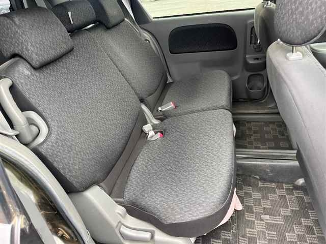 TOYOTA SIENTA 2012