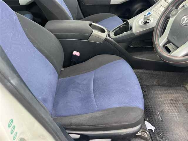 TOYOTA PRIUS 2012