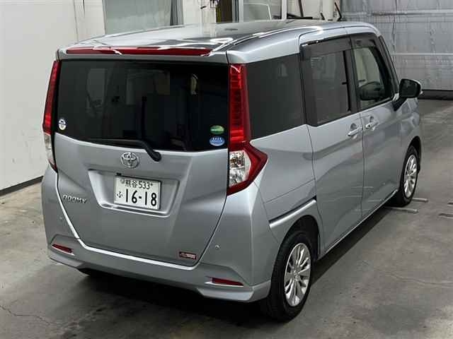 TOYOTA ROOMY 2018