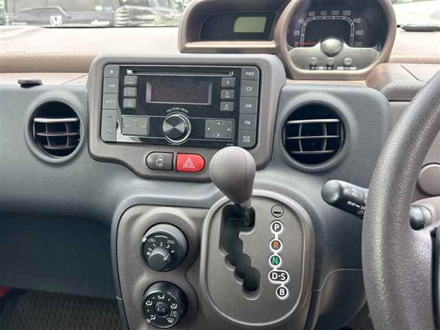 TOYOTA PORTE 2015