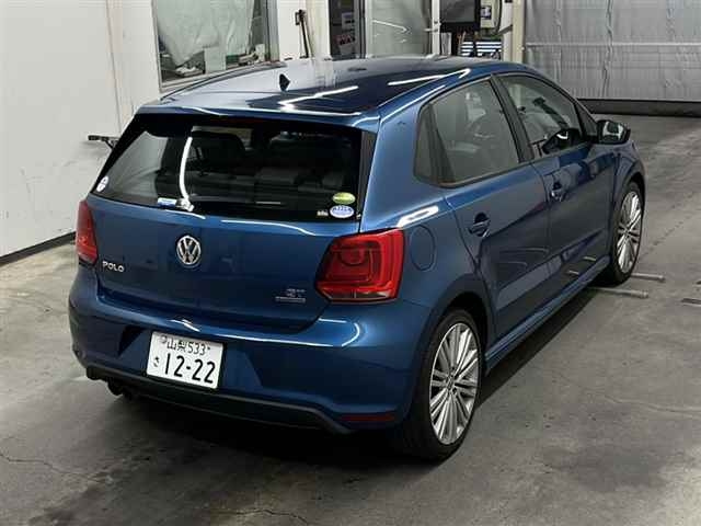 VOLKSWAGEN POLO 2013