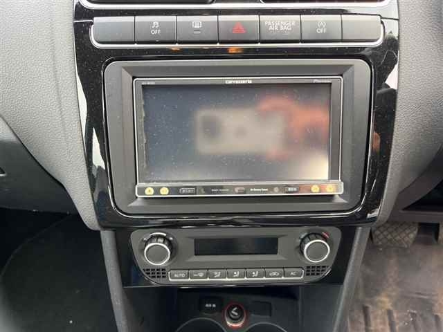 VOLKSWAGEN POLO 2013