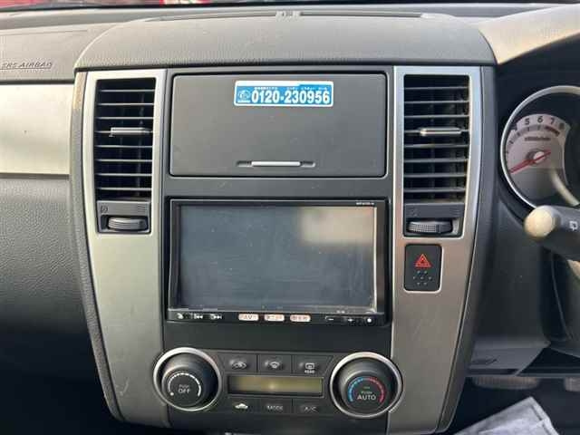 NISSAN TIIDA 2012