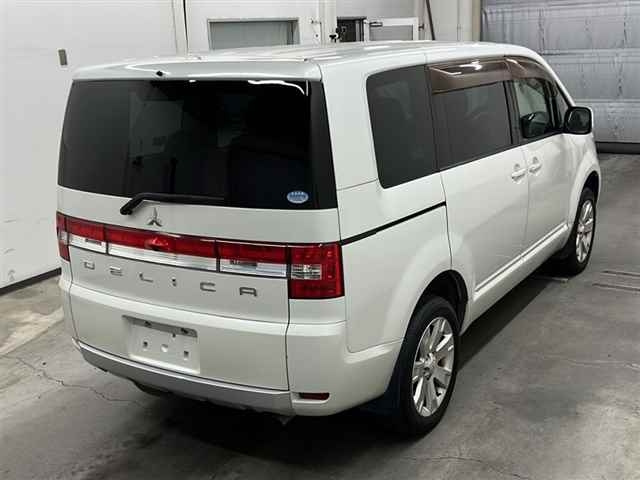 MITSUBISHI DELICA D5 2012