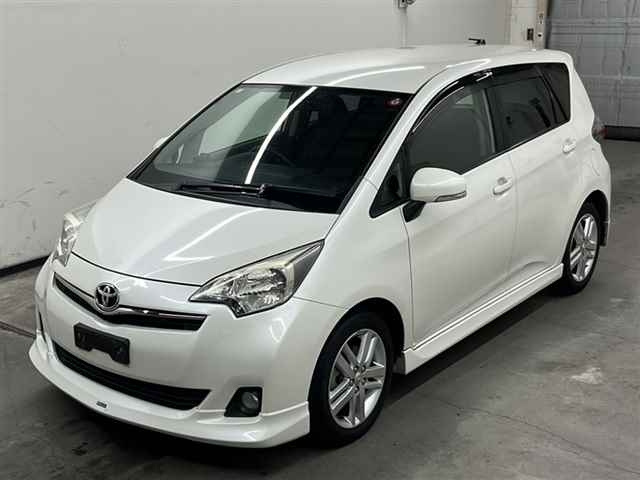 TOYOTA RACTIS 2011