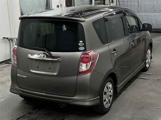 TOYOTA RACTIS 2010