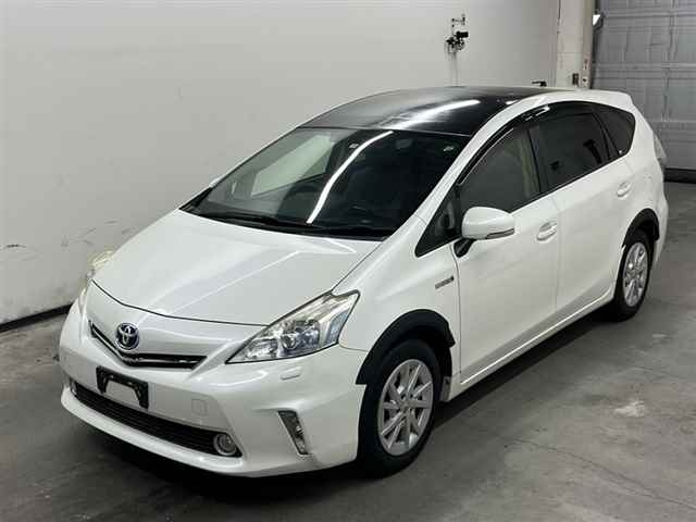 TOYOTA PRIUS ALPHA 2012
