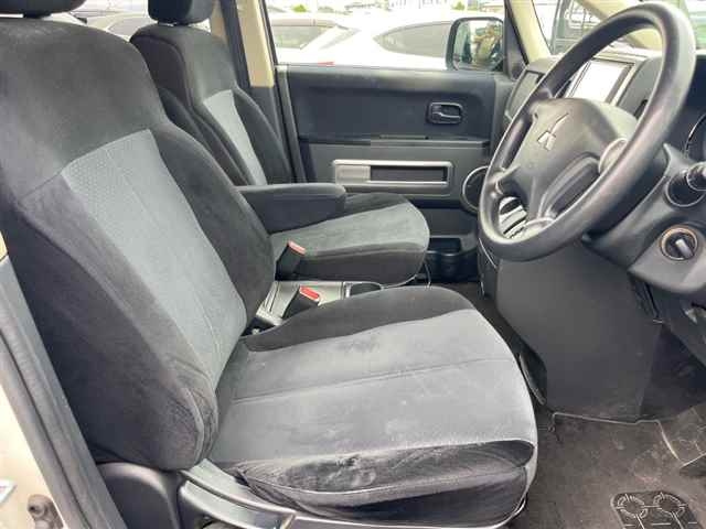 MITSUBISHI DELICA D5 2010