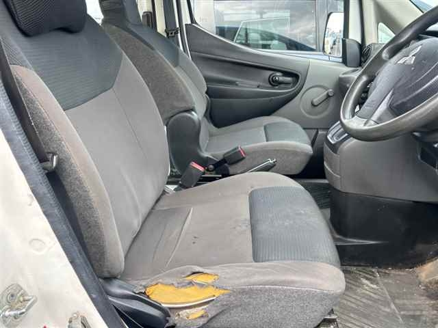 MITSUBISHI DELICA 2013