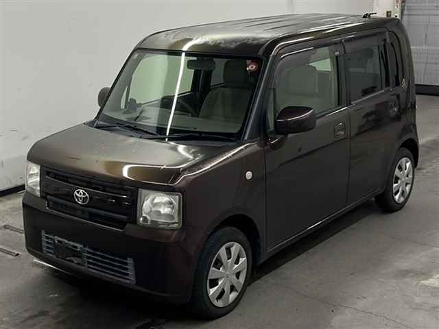 TOYOTA PIXIS SPACE 2012