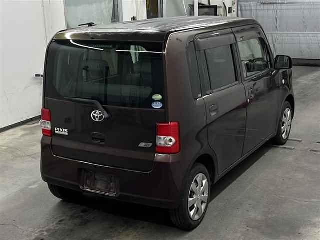 TOYOTA PIXIS SPACE 2012